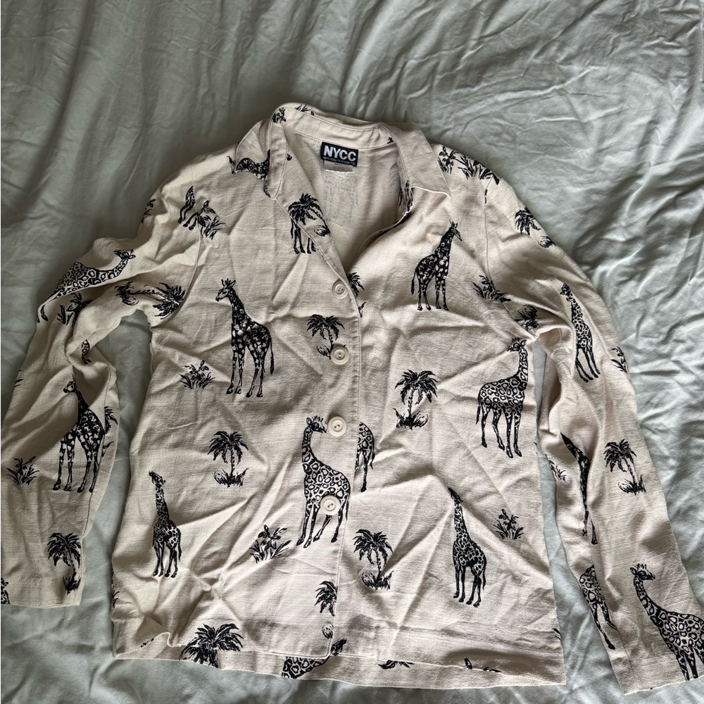 Vintage 2000s 90s Y2K NYCC Cream Giraffe Print Shirt Size Small
